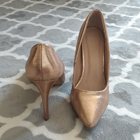 Heels - Picture 2 of 2